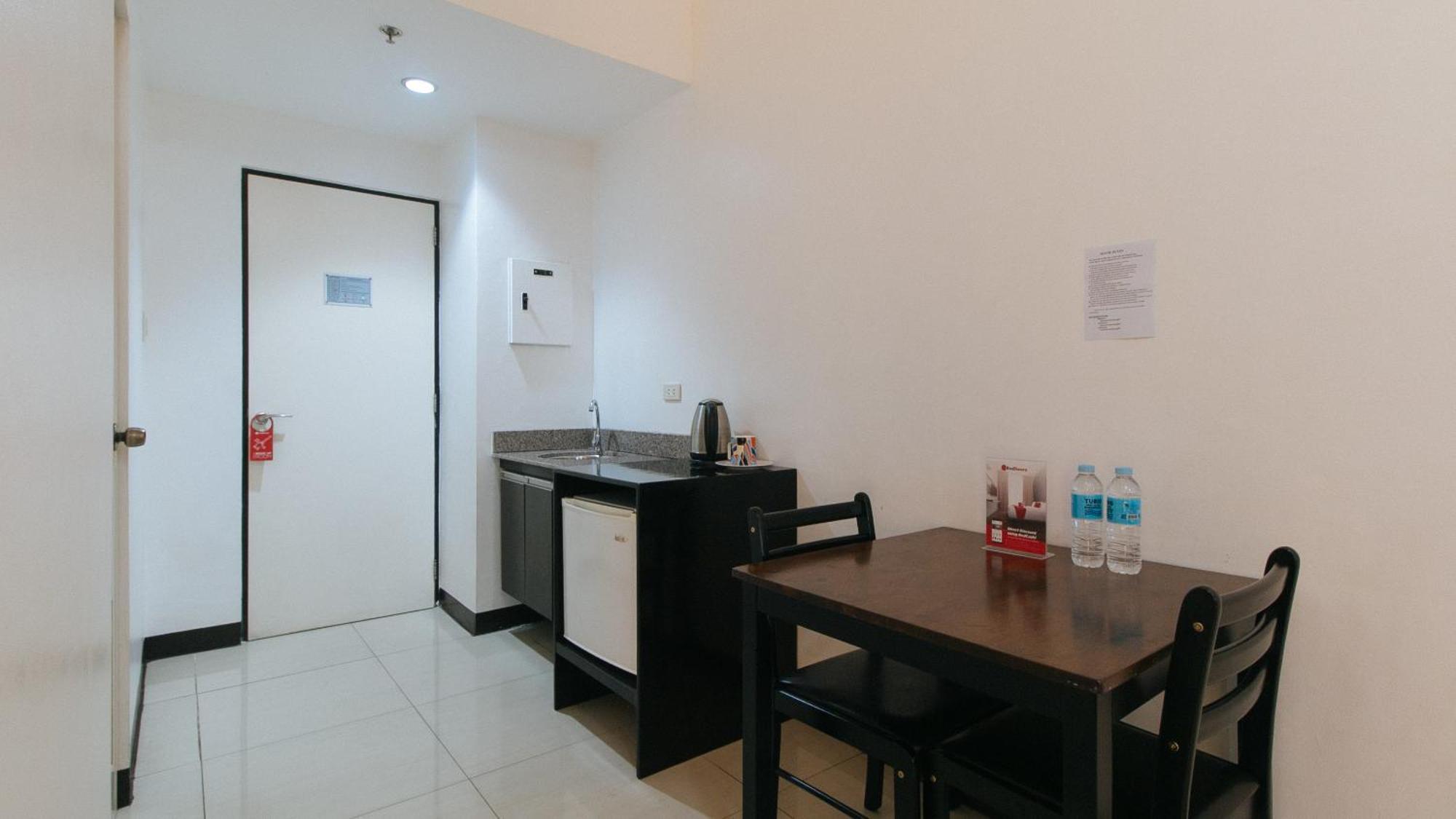Reddoorz Plus At Banawe Quezon City Ngoại thất bức ảnh